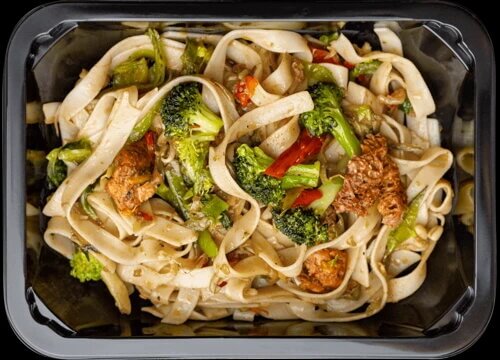 Удон в сычуаньском стиле с овощами и сейтаном