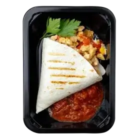 Кесадилья с курицей и соусом