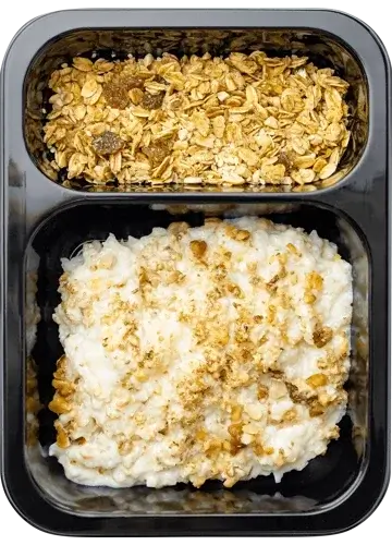 Каша рисовая с кокосовым молоком и гранолой