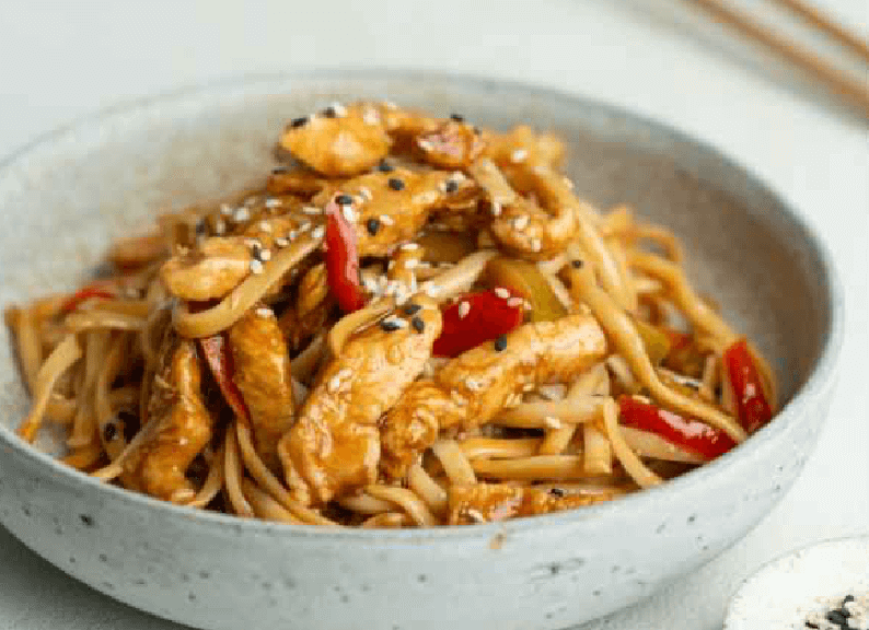 Лапша удон с курицей и овощами