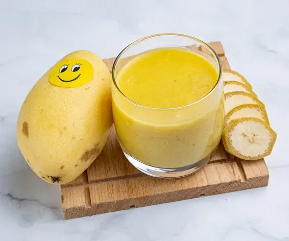 Нежный смузи из манго на кокосовом молоке