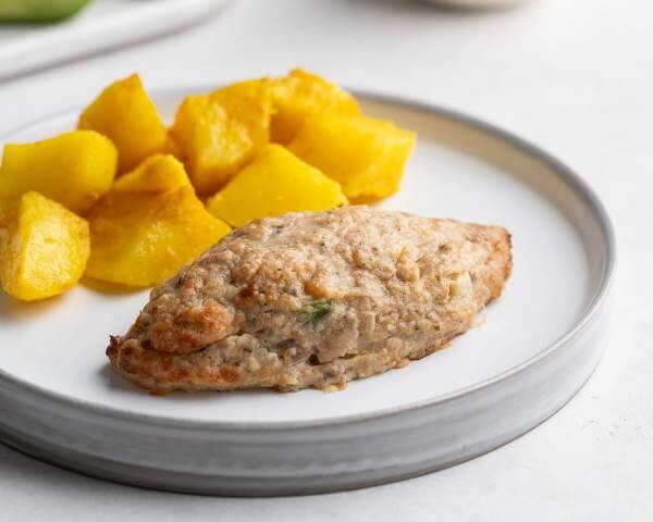 Рубленная котлета с кабачками и запеченным картофелем