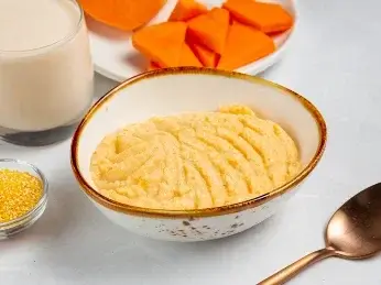 Кукурузная каша с тыквой и топленым молоком