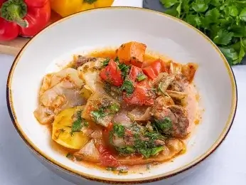 Домлама с говядиной и сезонными овощами